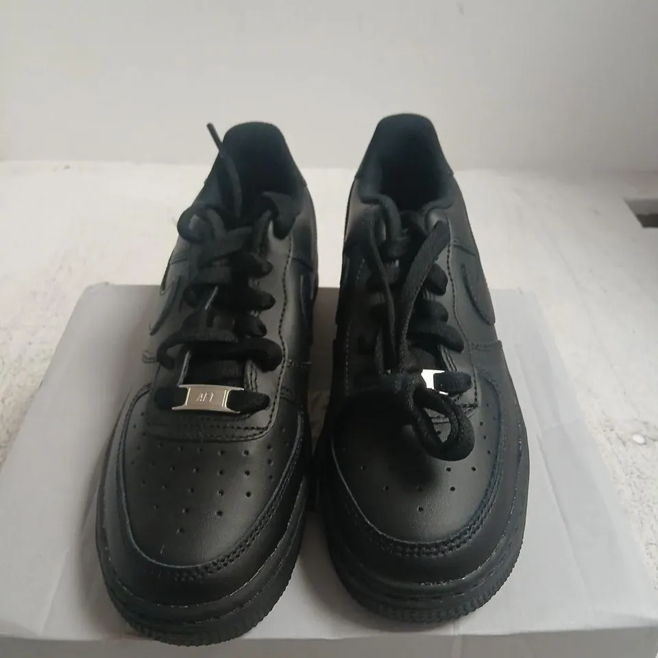 NIKE AIR FORCE 1 LE (GS) BLACK KIDS' SHOES – UK 3