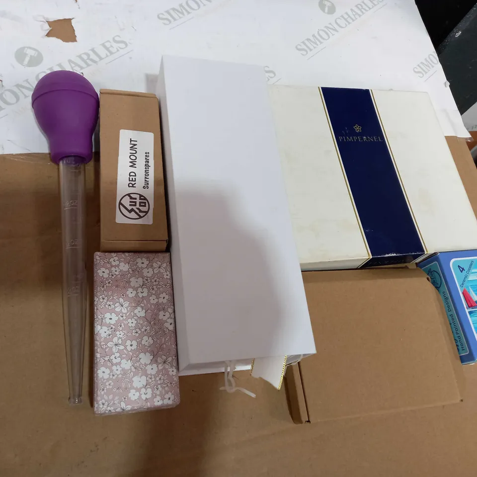 BOX OF ASSORTED HOUSEHOLD ITEMS TOO INCLUDE COASTERS AND DECORATIVE ITEMS  