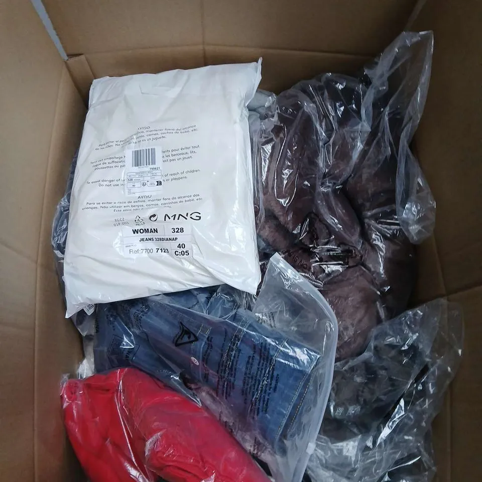 LARGE BOX OF ASSORTED CLOTHING ITEMS IN VARIOUS SIZES, STYLES AND COLOUR 