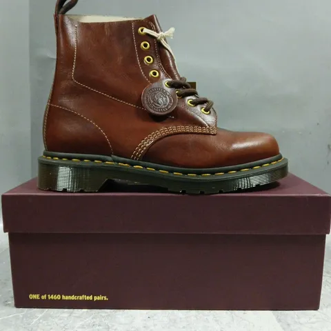 BOXED PAIR OF DR MARTENS 1460 PASCAL LOVE LETTER BOOTS IN BURGUNDY SIZE UK 6.5