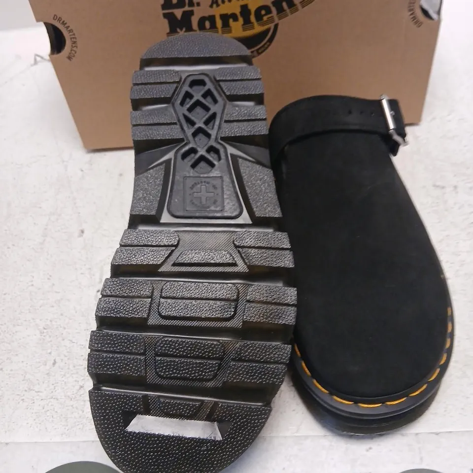 DR. MARTENS ZEBZAG MULE – BLACK SUEDE, UK 8