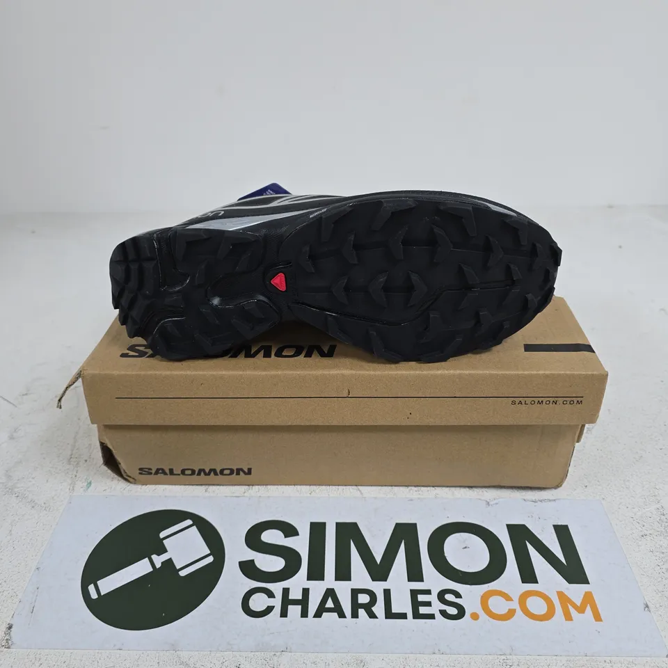 BOXED PAIR OF SALOMON XT-6 GTX TRAINERS IN BLACK/SILVER - UK 9