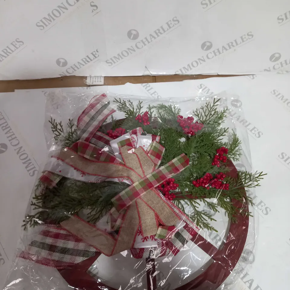 WOODEN CHRISTMAS WREATH 