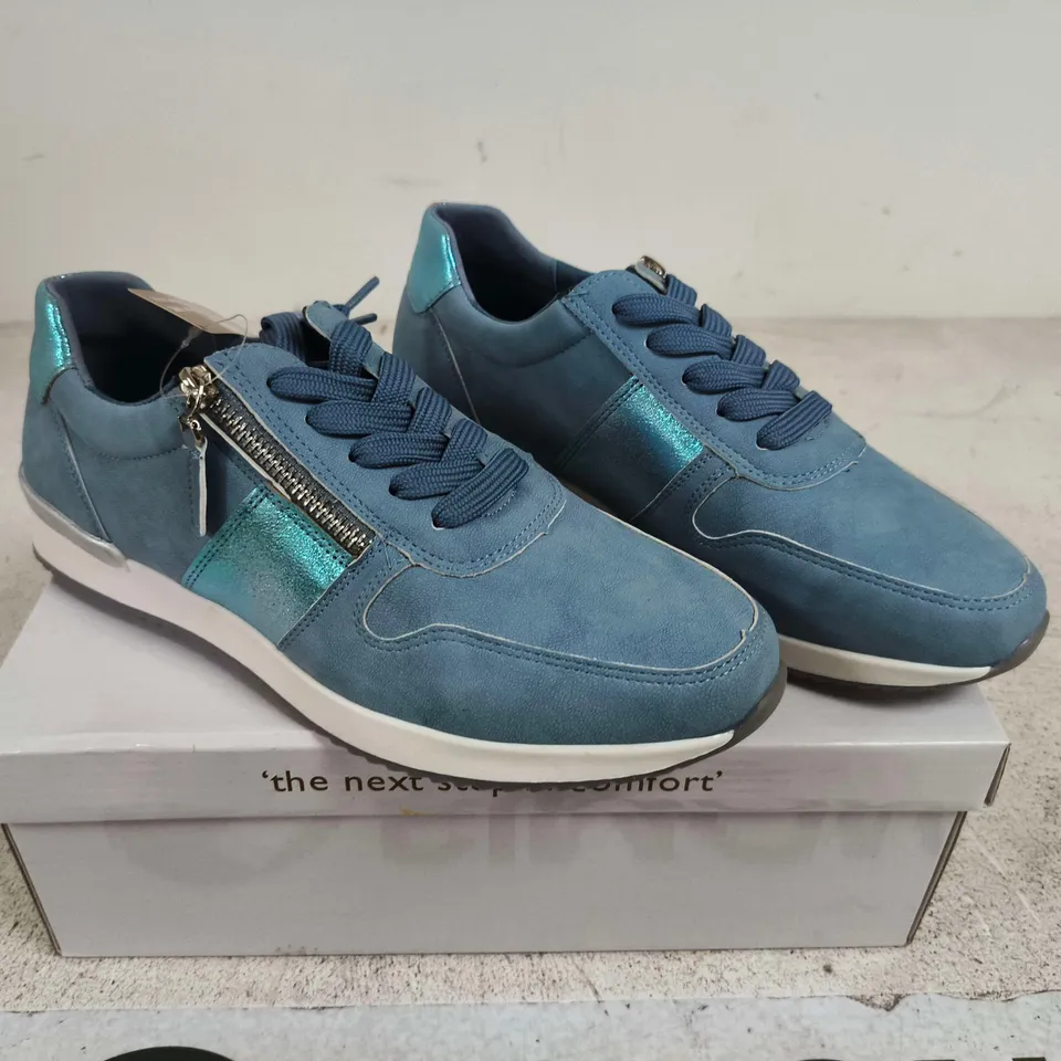 BOXED PAIR OF DR.KELLER MARTINA BLUE SNEAKERS – SIZE 6 (UK 6)