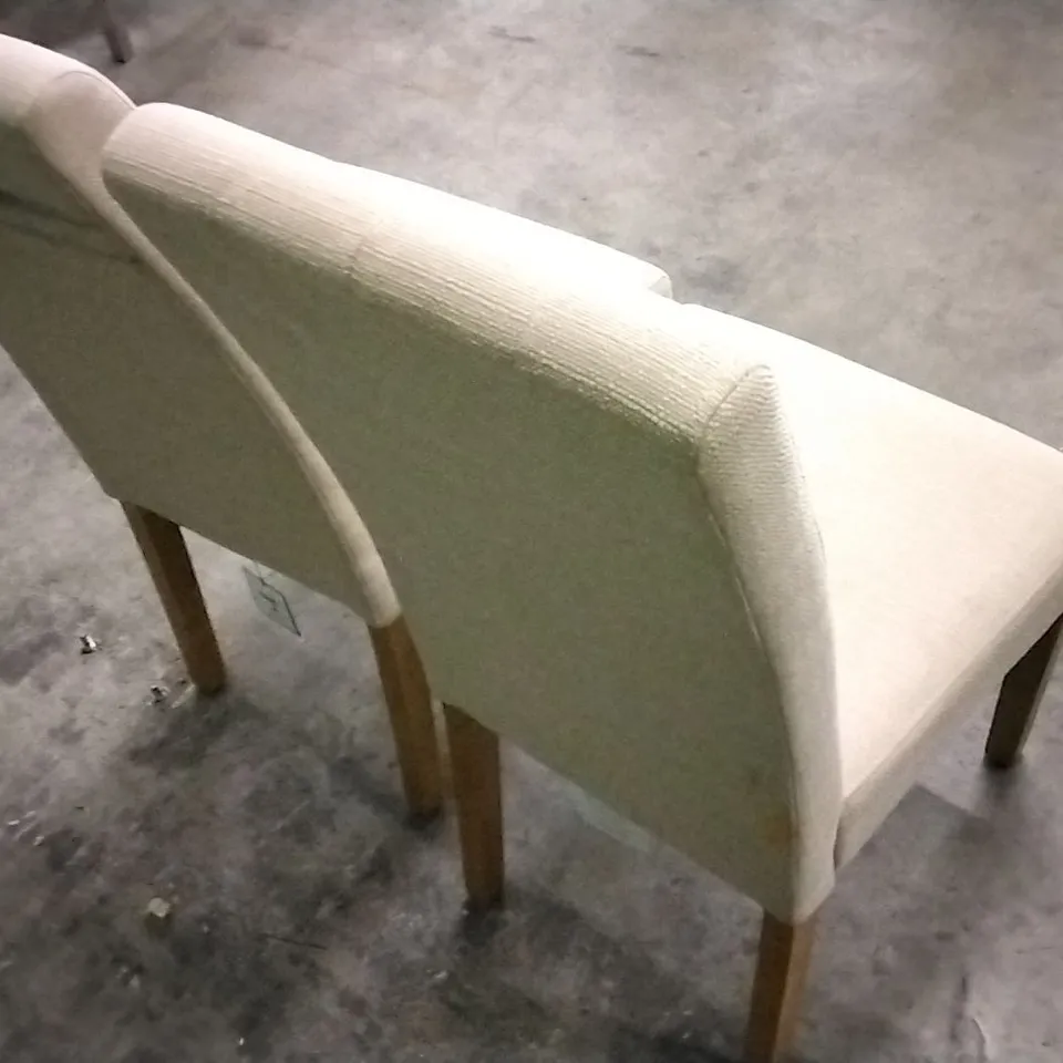 SET OF 2 BEIGE FABRIC BUTTONBACK DINING CHAIRS WITH WOODEN LEGS
