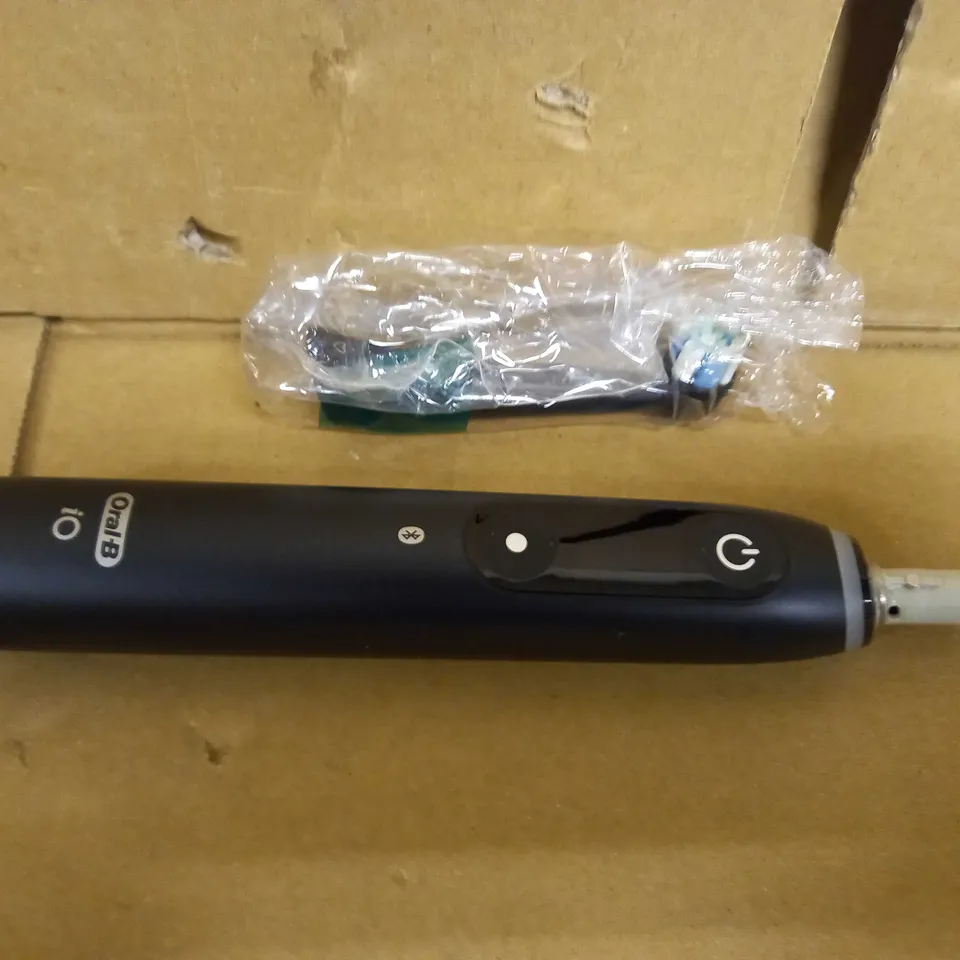 ORAL B IO9 SERIES ACCESSORIES