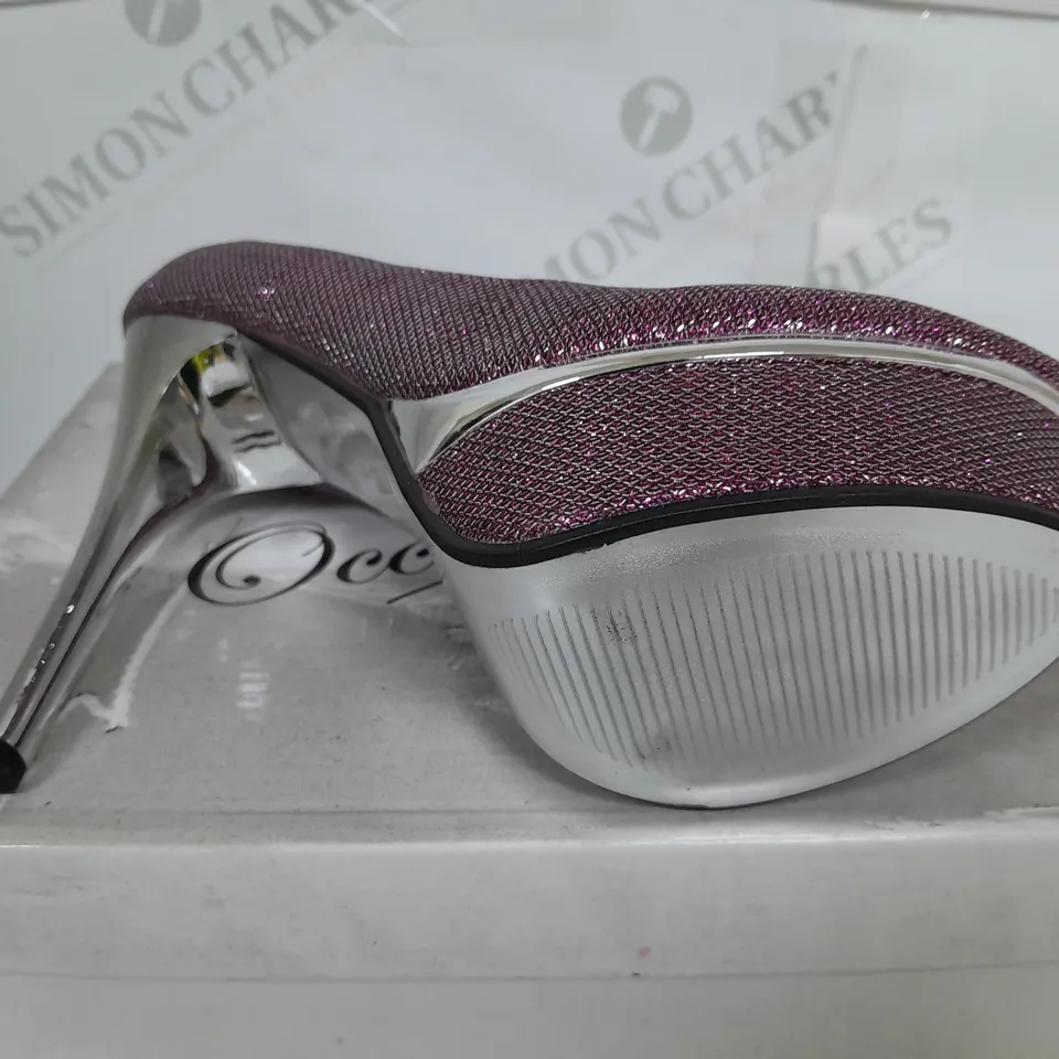 BOXED PAIR OF OCCASSIONS BY CASANDRA CLOSED TOE HEELS IN SPARKLE PINK - SIZE 6