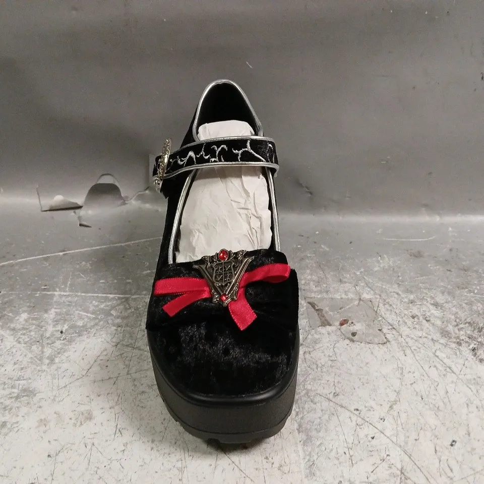 BOXED PAIR OF KOI TWILIGHT SAGA TIRA MARY JANE AND ALEC EDITION IN BLACK SIZE UK 5