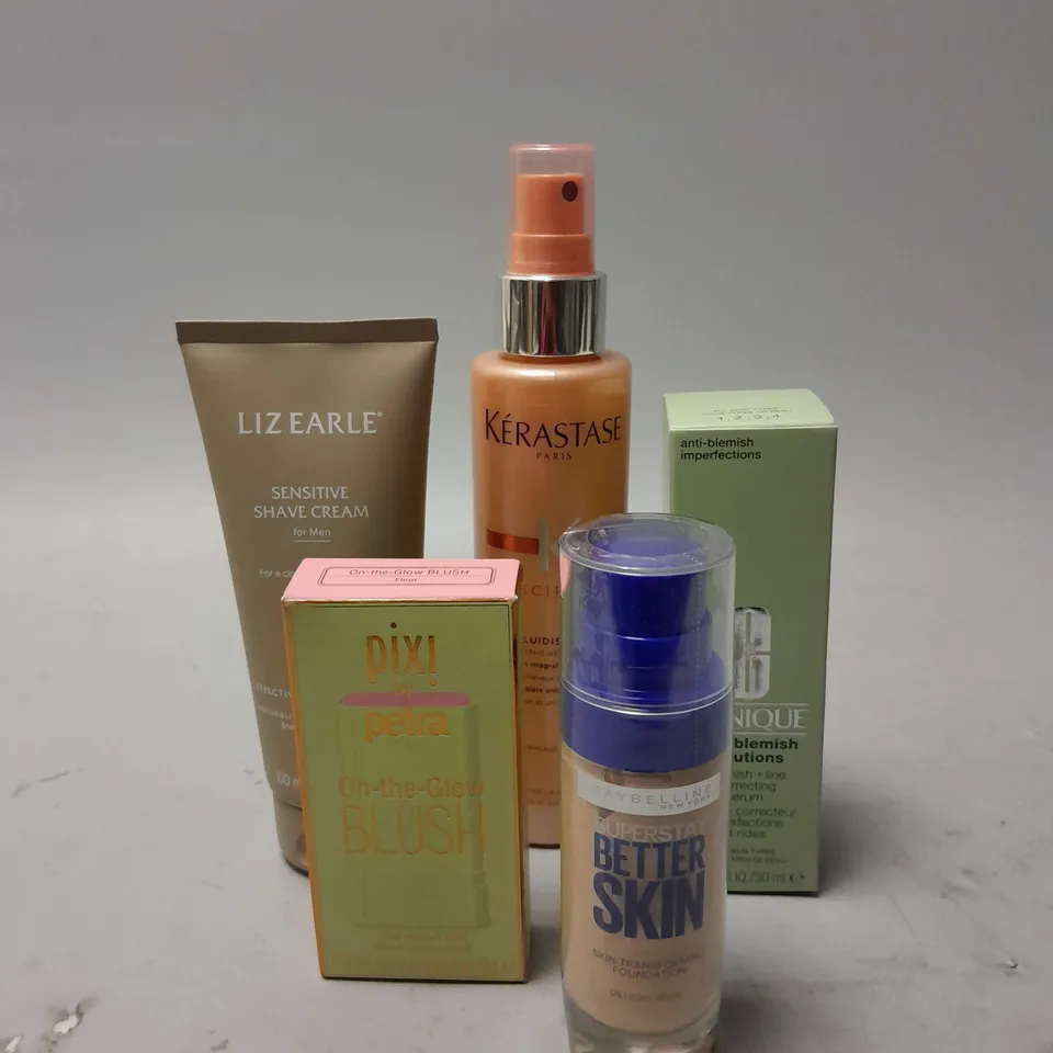 APPROXIMATELY 20 ASSORTED HEALTH & BEAUTY ITEMS TO INCLUDE KERASTASE COMPLETE ANTI-FRIZZ CARE (150ML), LIZ EARLE SENSITIVE SHAVE CREAM (100ML), CLINIQUE ANTI BLEMISH SOLUTION (30ML), ETC