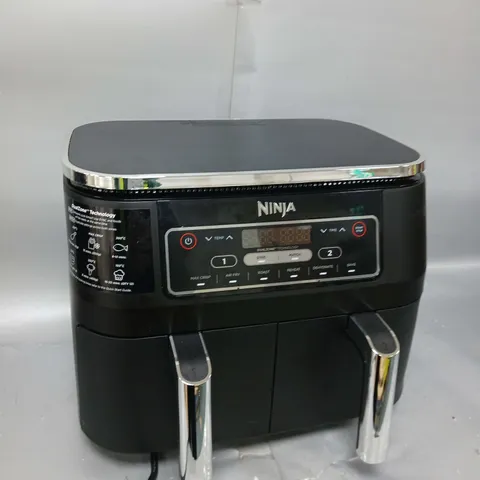 BOXED NINJA FOODI DUAL ZONE AIRFRYER AF300UK