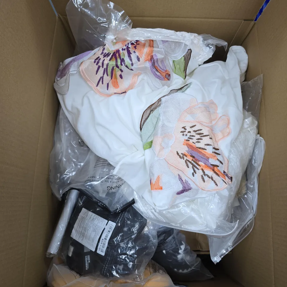 BOX OF APPROXIMATELY 15 ASSORTED ITEMS INCLUDING A PORTABLE LAMP, BUBBLES AND A BAG WITH 'MAN I FEEL LIKE A BRIDE'