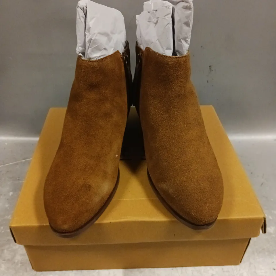 BOXED PAIR OF WHITE STUFF WILLOW SUED ANKLE BOOTS IN DARK TAN - 5.5