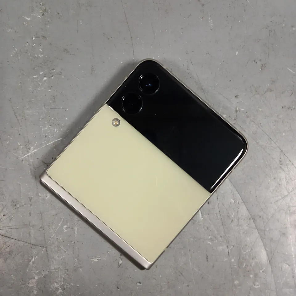 BOXED SAMSUNG GALAXY Z FLIP 3 SMARTPHONE