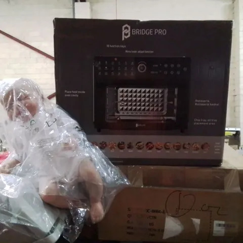 PALLET CONTAINING VARIOUS ASSORTED BOXED HOUSEHOLD ITEMS TO INCLUDE: FOLD OUT FOAM BED, AIR FRYER, BRIDGE PRO ROTISSERIE AND LOTS MORE UNMARKED BOXED ITEMS