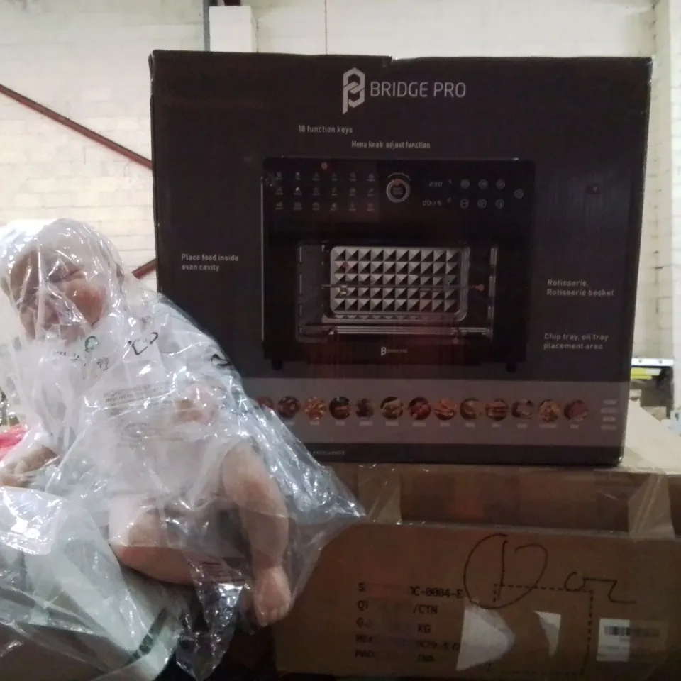 PALLET CONTAINING VARIOUS ASSORTED BOXED HOUSEHOLD ITEMS TO INCLUDE: FOLD OUT FOAM BED, AIR FRYER, BRIDGE PRO ROTISSERIE AND LOTS MORE UNMARKED BOXED ITEMS 