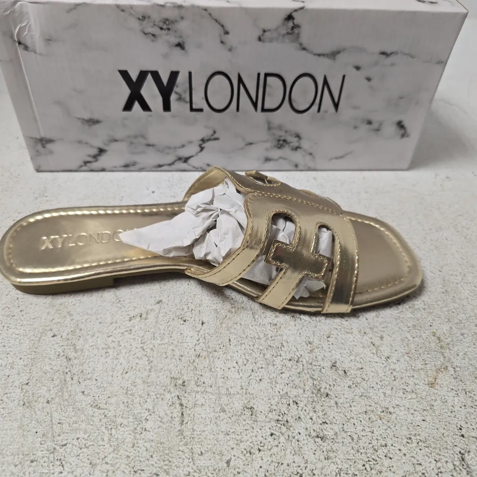 BOXED XY LONDON GOLD METALLIC - UK 5