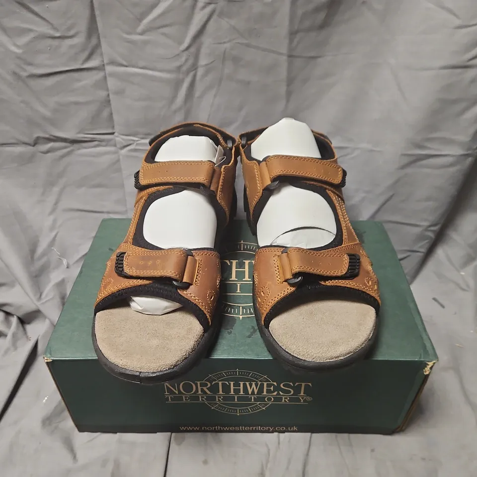 BOXED NORTHWEST TERRITORY WINDSOR SANDALS – TAN LEATHER, UK 10 (EUR 44)