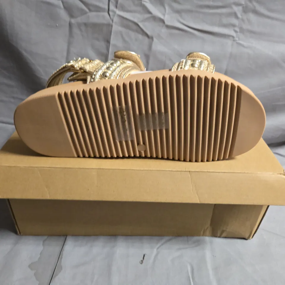BOXED PAIR OF STEVE MADDEN  MONA SANDALS - UK SIZE 3