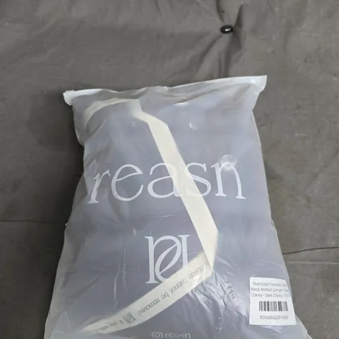 BAGGED REASN OVERSIZED PREMIUM CREW NECK JUMPER - SIZE 10/12