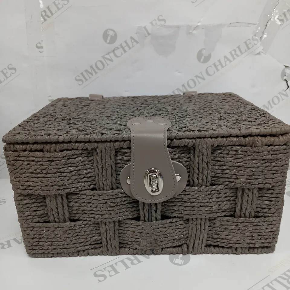 GREY OAK WOVEN STORAGE BOX WITH LOCK MECHANISM 