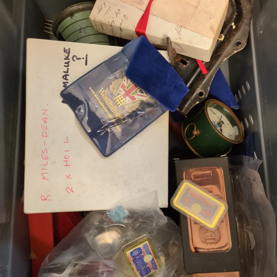 APPROXIMATELY 15 ASSORTED ITEMS