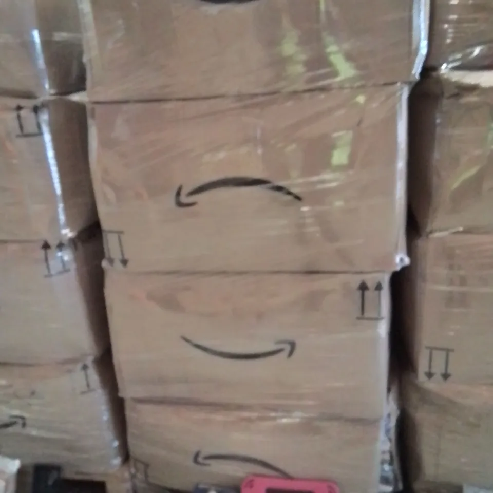 PALLET TO CONTAIN A LARGE QUANTITY OF TABLET CASES AND SCREEN PROTECTORS