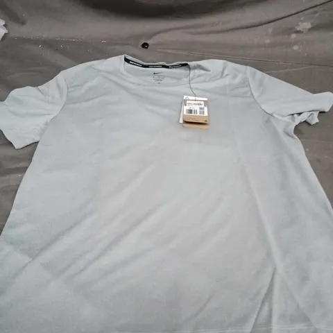 NIKE DRI-FIT RUNNING T-SHIRT – GREY – SIZE M (MEDIUM)
