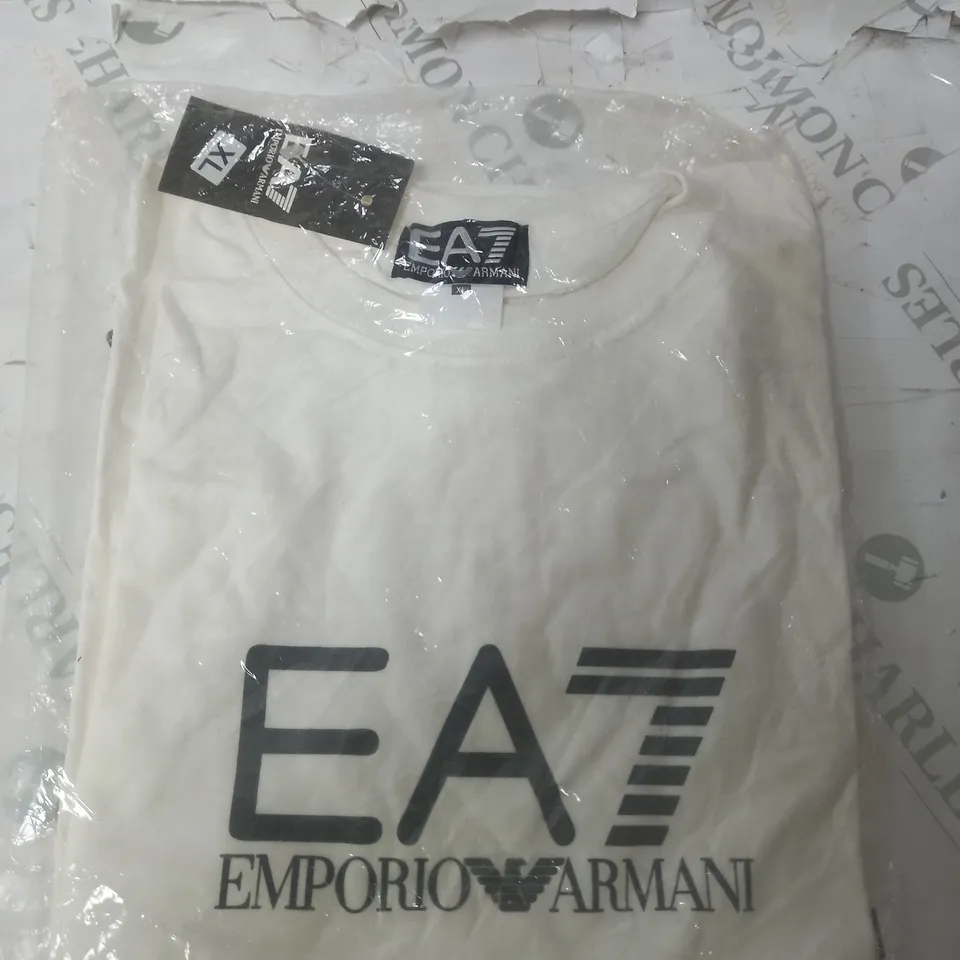 EMPORIO ARMANI WHITE XL T SHIRT 