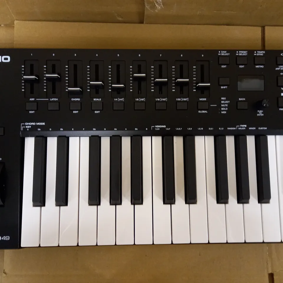 M-AUDIO OXYGEN PRO 49 – 49 KEY USB MIDI KEYBOARD CONTROLLER