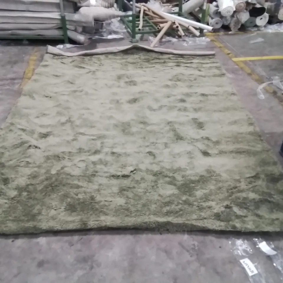 QUALITY DESIGNER AREA RUG - APPROXIMATELY 326x235