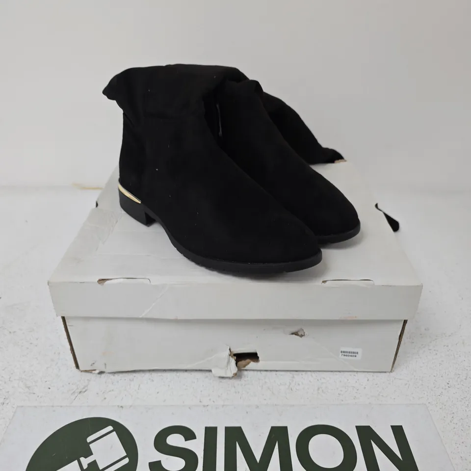 BLACK SUEDE ANKLE BOOTS – 7