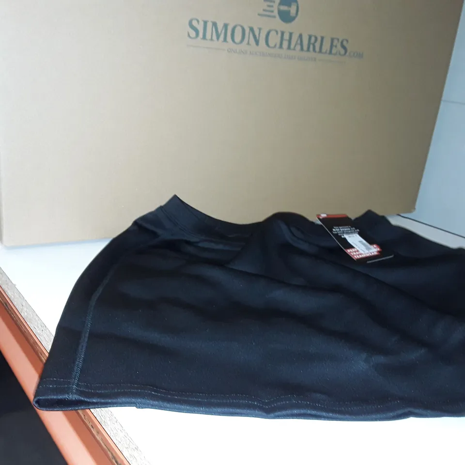 BLACK QUICK DRY PE SHORTS SIZE 28