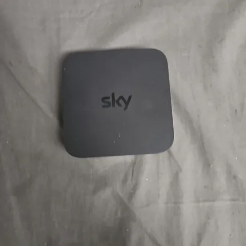 Sky Broadband Router Hub – Black, square with rounded corners