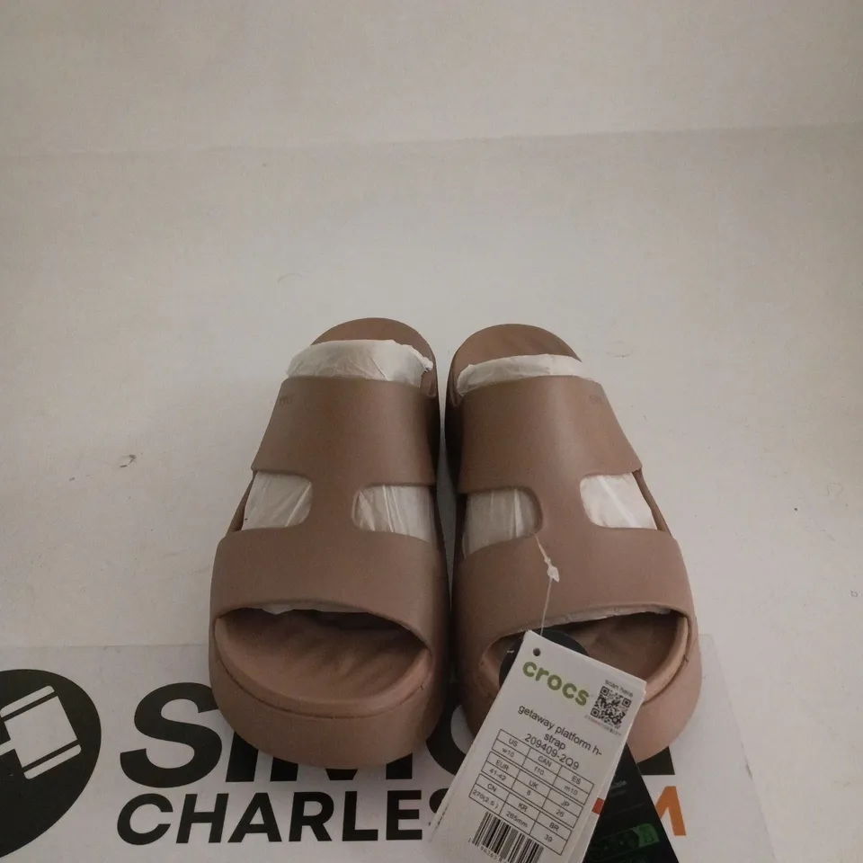 CROCS GETAWAY PLATFORM STRAP UK 8 TAGGED