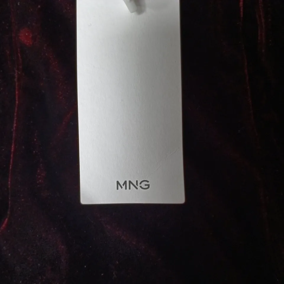 MANGO WOMAN VELVET SHORTS – BURGUNDY, UK L