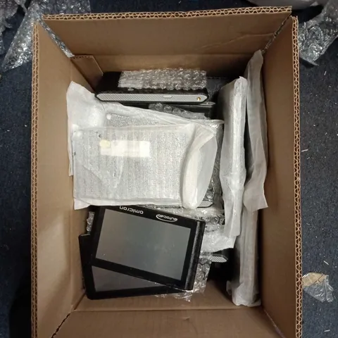 BOX OF APPROXIMATELY 30 OMICRON AUTOCAB BLACK