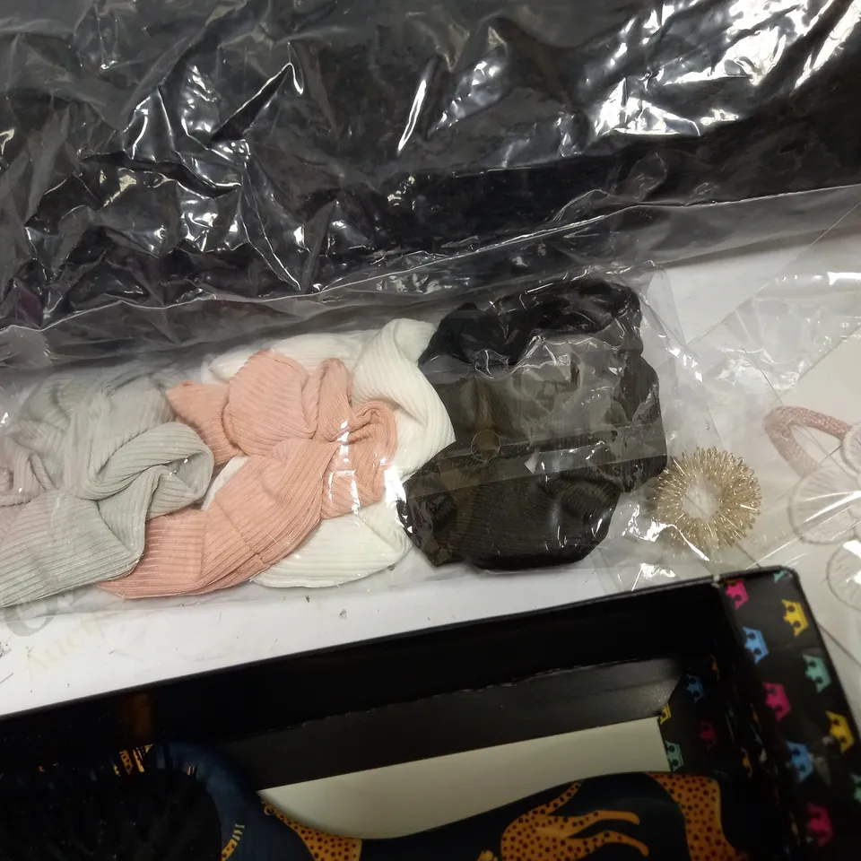LOT OF APPROX 8 TO INCLUDE HAIR BRUSH , WIG , HAIR DYE , ECT