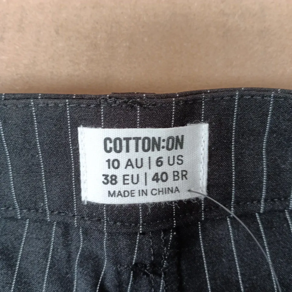 COTTON ON PINSTRIPE SHORTS – WOMEN'S, UK 10