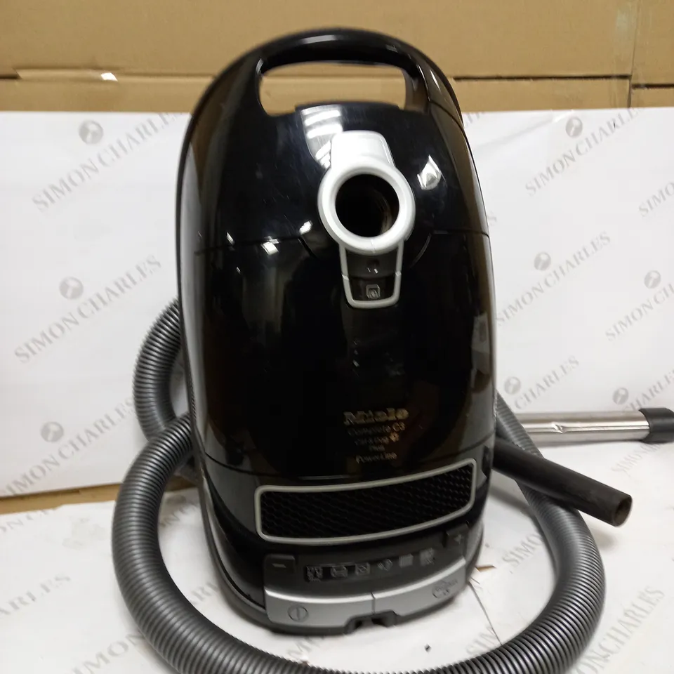 MIELE C3 CAT AND DOG PLUS BAGGED CYLINDER VACUUM CLEANER