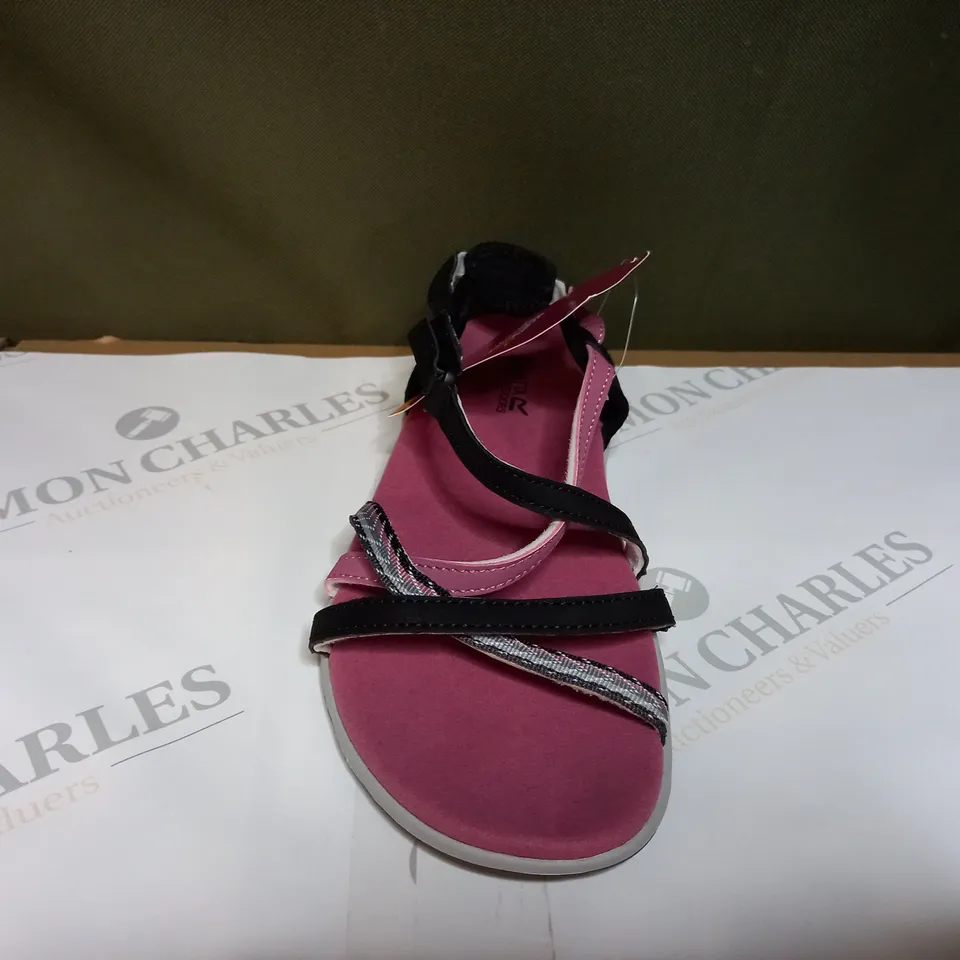 REGATTA LADY ROMA SANDALS SIZE 6