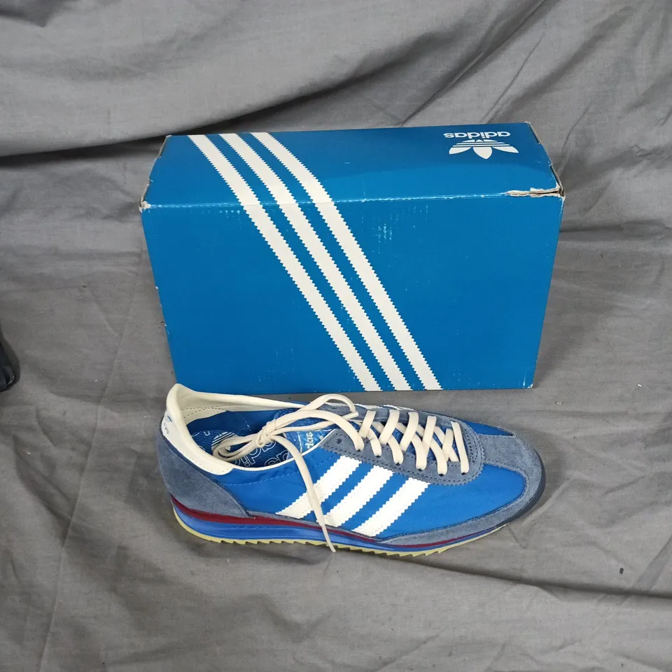 ADIDAS BLUE SNEAKERS WITH WHITE STRIPES 