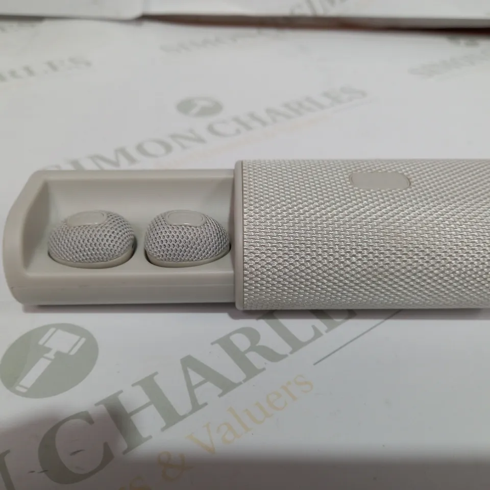 JQM ULTRA WIRELESS EARPHONES