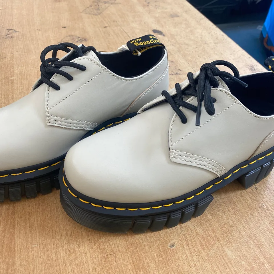 PAIR OF DR MARTENS AIR WAIR UK SIZE 5 BEIGE SHOES
