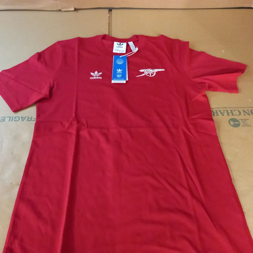 ARSENAL FC ESSENTIAL TEE IN RED - UK XS