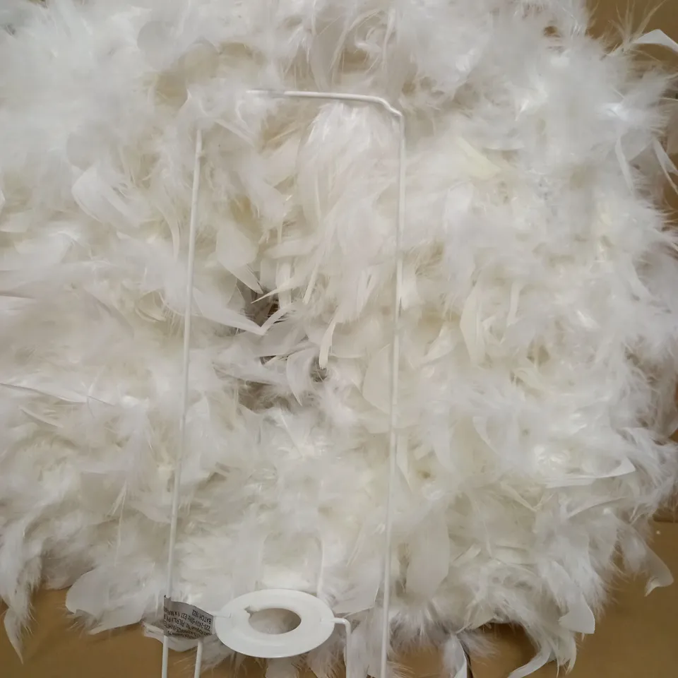 ELLIE EASY FIT PENDANT 