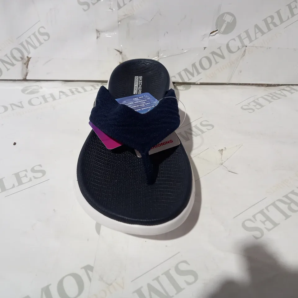 BOXED PAIR OF SKECHERS GO WALK SANDALS IN NAVY UK SIZE 3