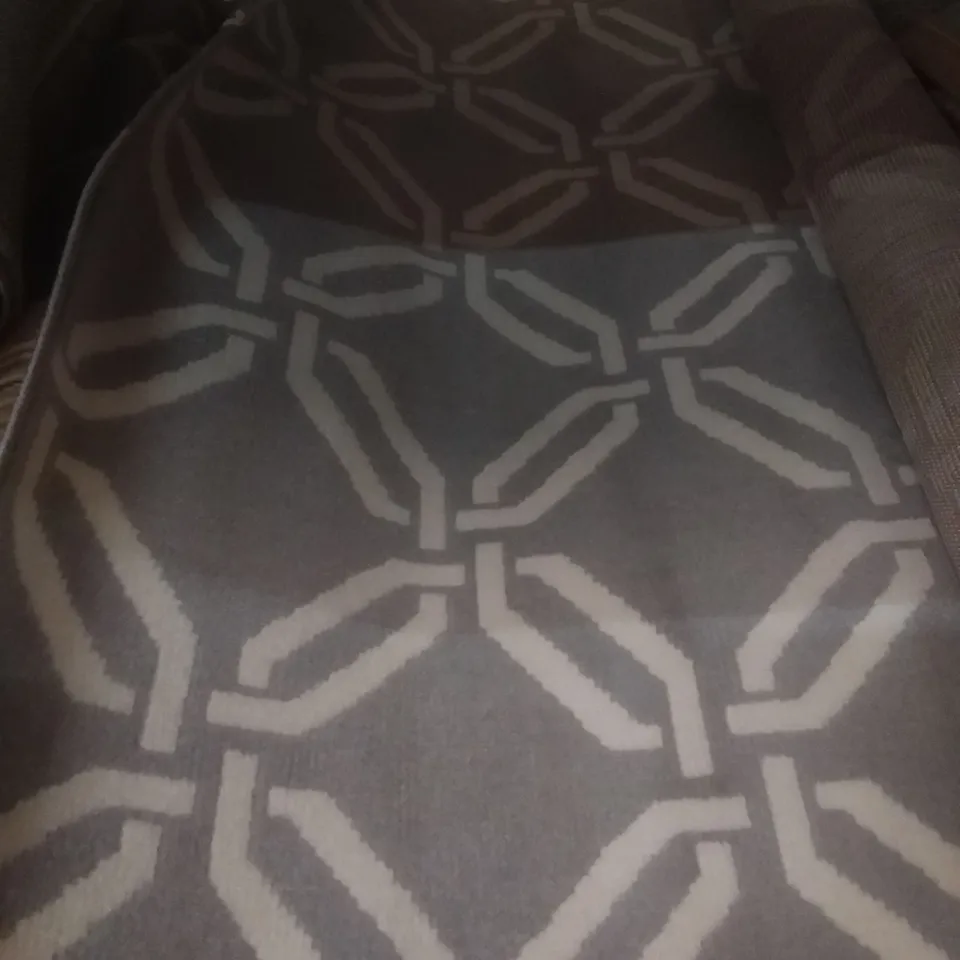 PREISS GREY/IVORY RUG 120X180CM