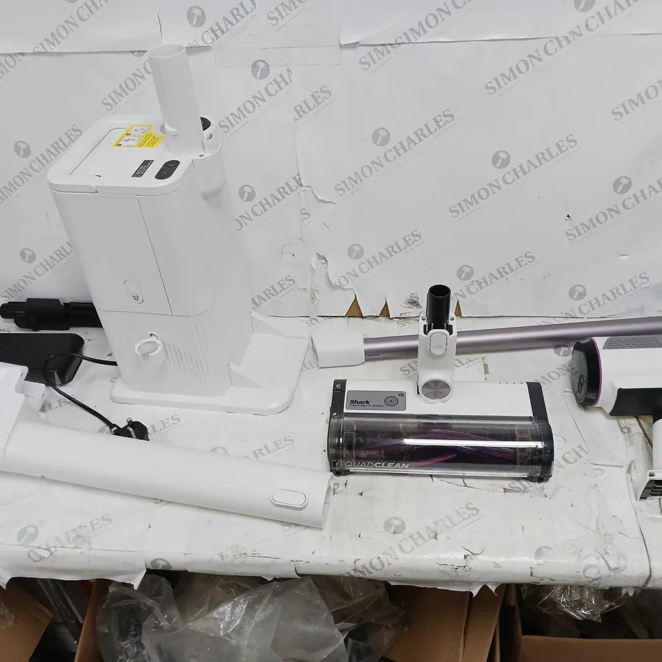 SHARK CORDLESS DETECT PRO VACUUM CLEANER 