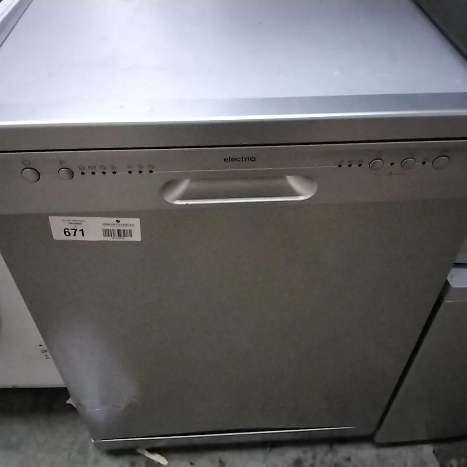 DESIGNER ELECTRIQ 12 PLACE FREESTANDING DISHWASHER IN SILVER