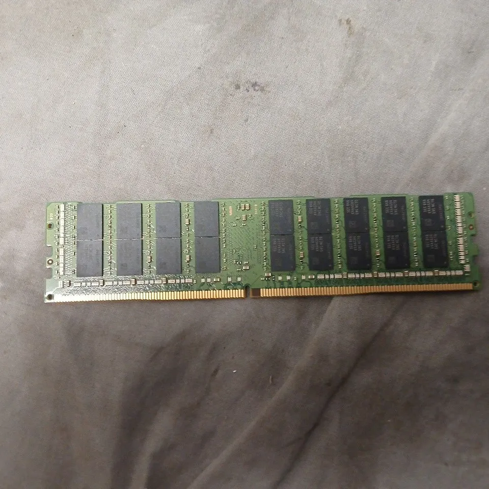 SAMSUNG KR M386A8K40CM2-CTD7Y S 64GB RAM 4DRX4